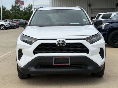 Used 2021 Toyota RAV4 LE AWD/4WD image 8