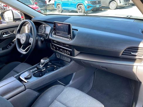 Used 2024 Nissan Rogue SV image 13