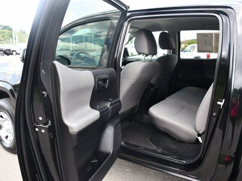 Used 2022 Toyota Tacoma SR image 9