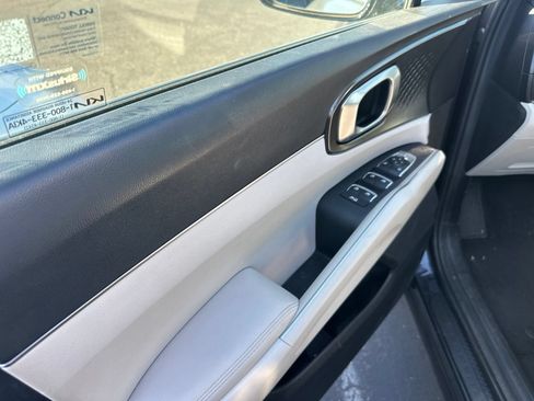 Used 2022 Kia Sorento S FWD image 18