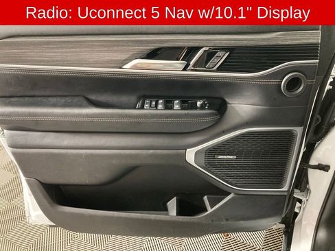 Used 2023 Jeep Wagoneer L Series III w/ Preferred Equipment Group image 13