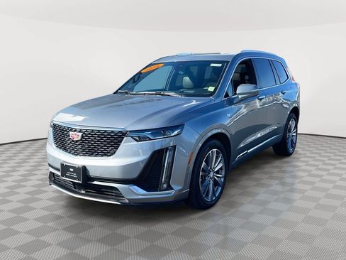 Certified 2025 Cadillac XT6 Premium Luxury w/ Technology Package AWD/4WD image 3