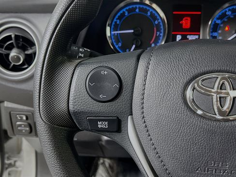 Used 2017 Toyota Corolla LE FWD image 19