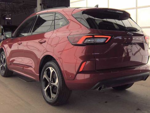 Used 2023 Ford Escape ST-Line Elite w/ Premium Technology Package AWD/4WD image 8
