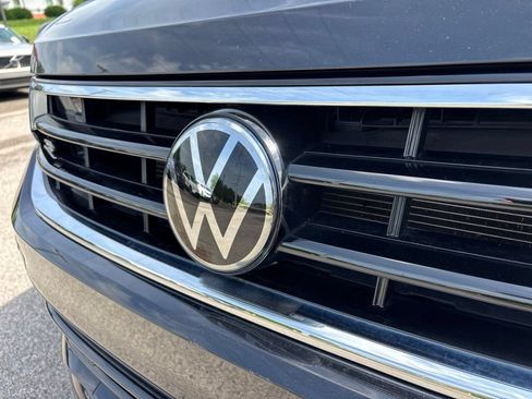 Certified 2023 Volkswagen Tiguan SE R-Line FWD image 11