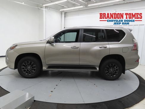 Used 2023 Lexus GX 460 Premium w/ Premium Package AWD/4WD image 6