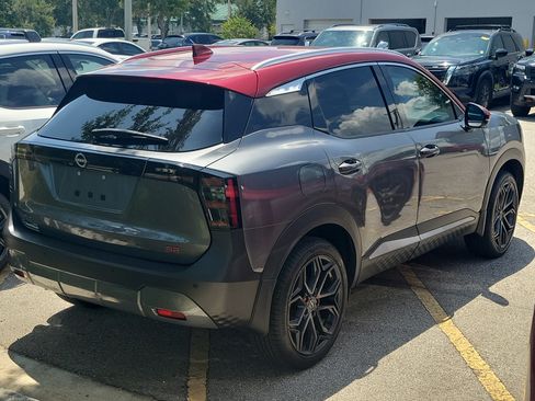 Certified 2025 Nissan Kicks SR FWD image 3