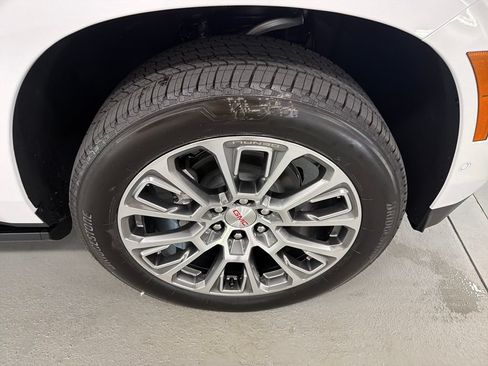 New 2026 GMC Yukon XL Denali w/ Sun & Power Step Package RWD image 4