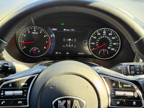 Used 2021 Kia Seltos SX w/ SX Sunroof Package image 11