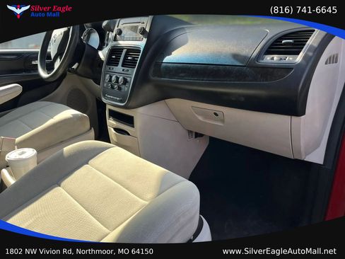 Used 2013 Dodge Grand Caravan SXT FWD image 5