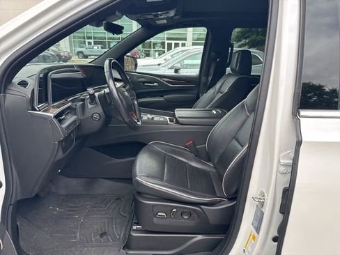Used 2023 Cadillac Escalade ESV Premium Luxury AWD/4WD image 9