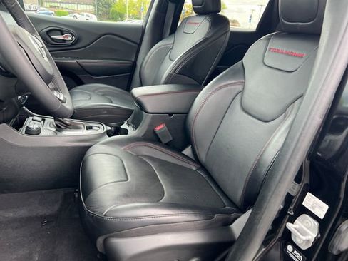 Used 2022 Jeep Cherokee Trailhawk w/ Premium Leather Package AWD/4WD image 11