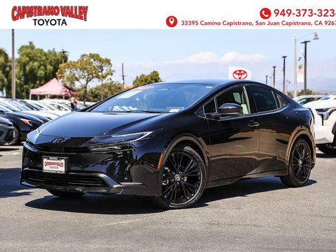 Used 2025 Toyota Prius FWD image 1
