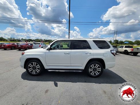 Used 2022 Toyota 4Runner Limited AWD/4WD image 3