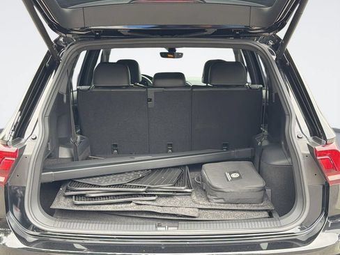 Used 2022 Volkswagen Tiguan SE R-Line FWD image 27