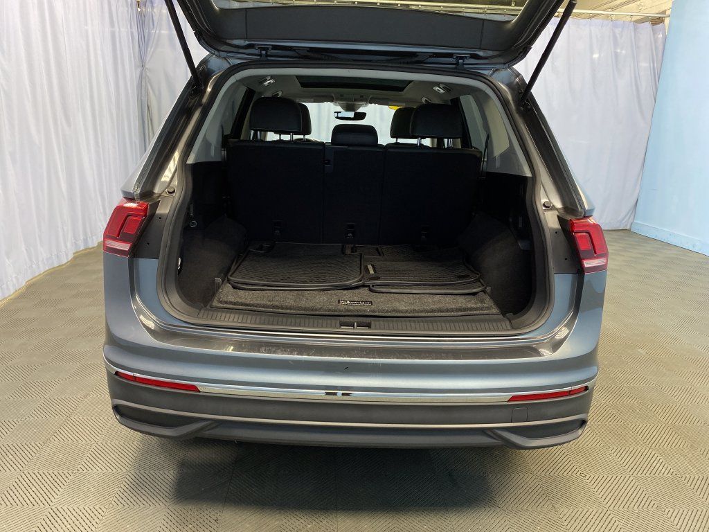 Used 2022 Volkswagen Tiguan SE AWD/4WD image 34