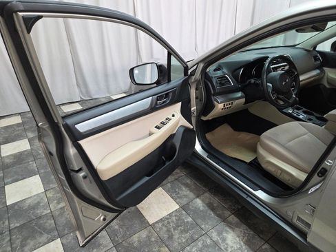 Used 2019 Subaru Outback 2.5i Premium AWD/4WD image 9