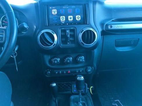 Used 2013 Jeep Wrangler Unlimited Rubicon w/ Connectivity Group image 22
