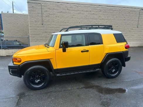 Used 2007 Toyota FJ Cruiser 4WD image 8