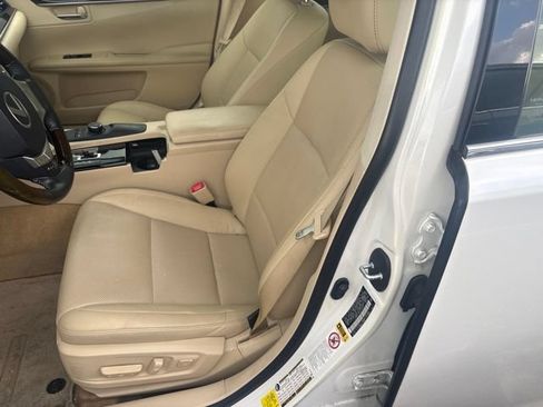 Used 2015 Lexus ES 350 w/ Premium Package FWD image 9