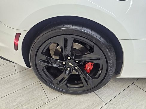 Used 2019 Chevrolet Camaro SS RWD image 32