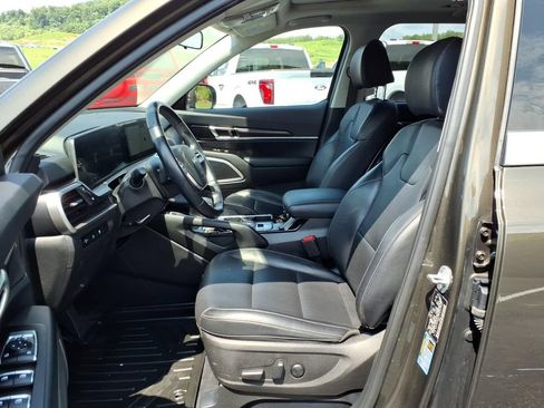 Certified 2023 Kia Telluride S w/ S Sunroof Package AWD/4WD image 14