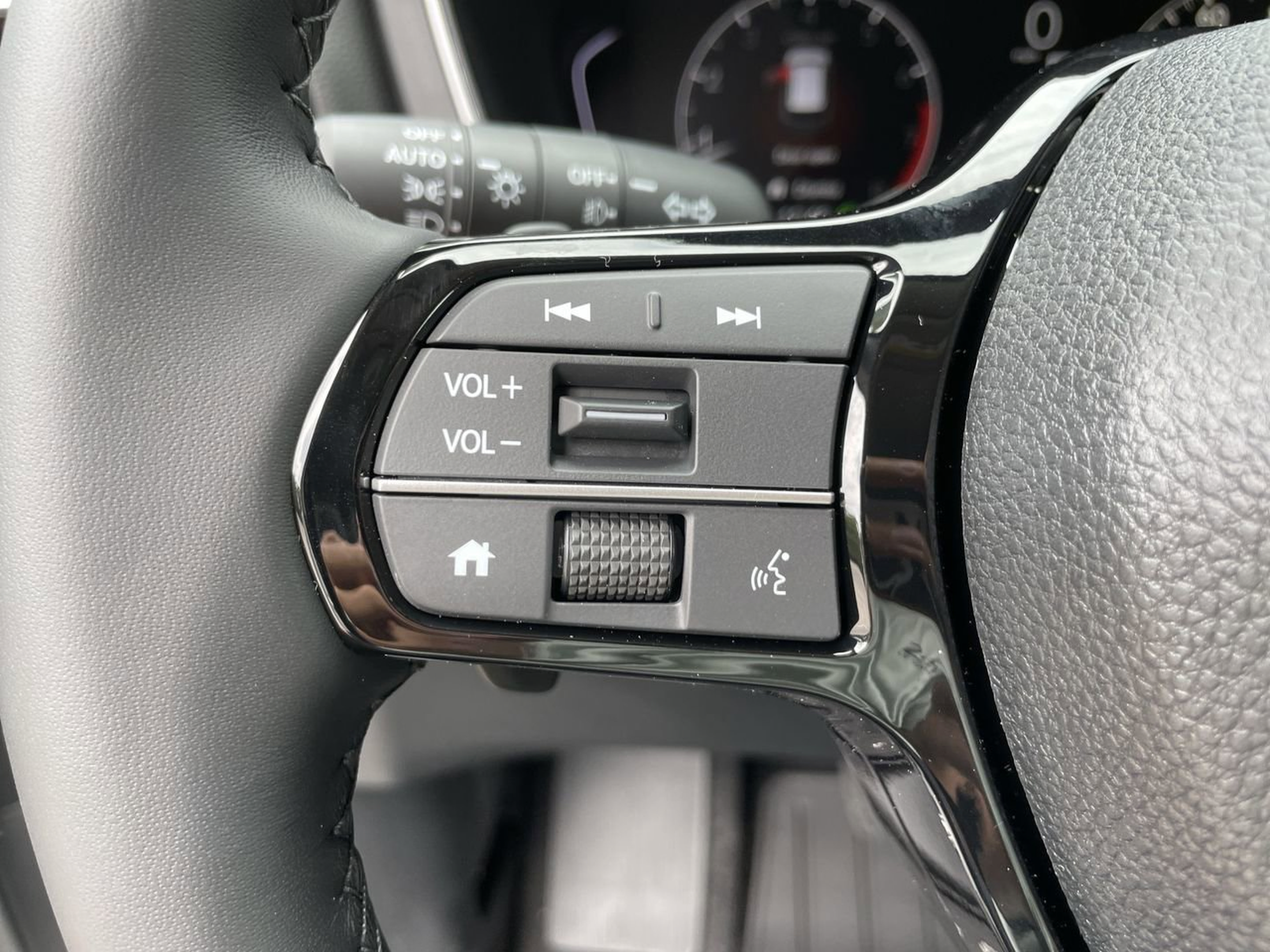 Used 2025 Honda Pilot EX-L image 14