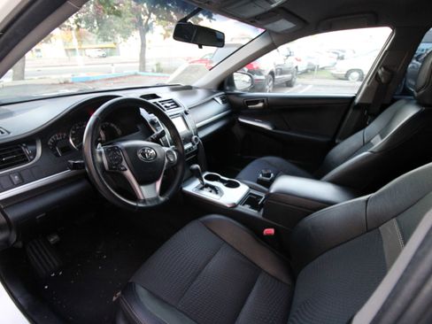 Used 2013 Toyota Camry SE image 6