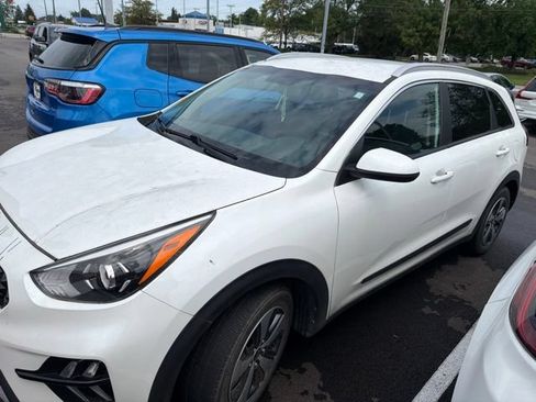 Used 2021 Kia Niro LX FWD image 2