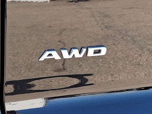 Used 2022 Cadillac XT4 Premium Luxury w/ Safety Alert Package image 32