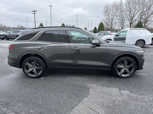 Used 2025 Genesis GV70 3.5T Sport w/ Sport Prestige Package image 8