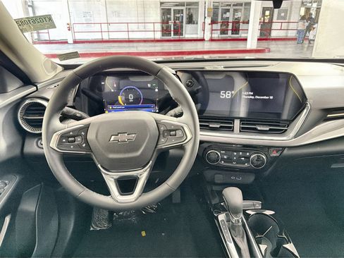 New 2026 Chevrolet Trax ACTIV w/ Sunroof Package image 16