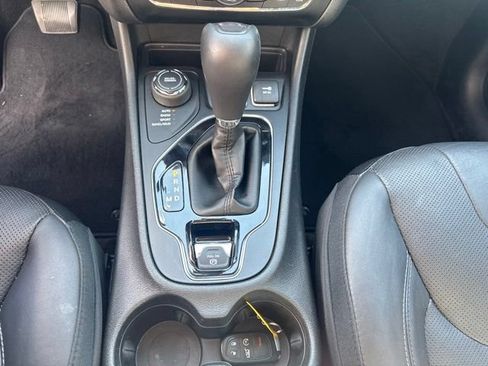 Used 2019 Jeep Cherokee Limited AWD/4WD image 19
