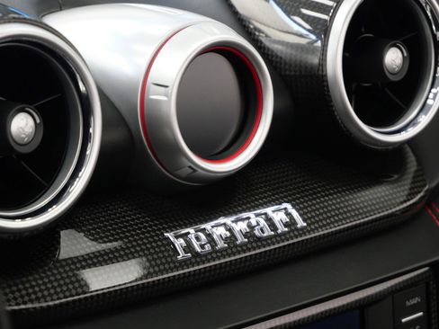 Used 2015 Ferrari California T RWD image 26