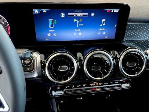 New 2026 Mercedes-Benz GLB 250 4MATIC image 22