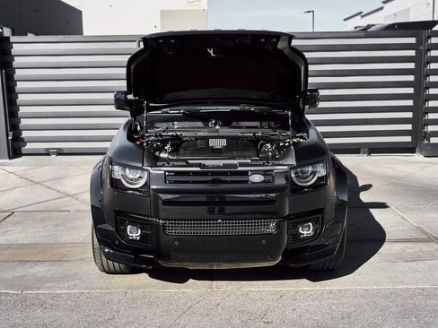 Used 2024 Land Rover Defender 110 SE image 24