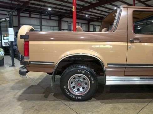 Used 1987 Ford Bronco AWD/4WD image 9