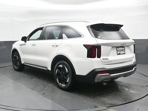 Used 2025 Kia Sorento EX AWD/4WD image 10