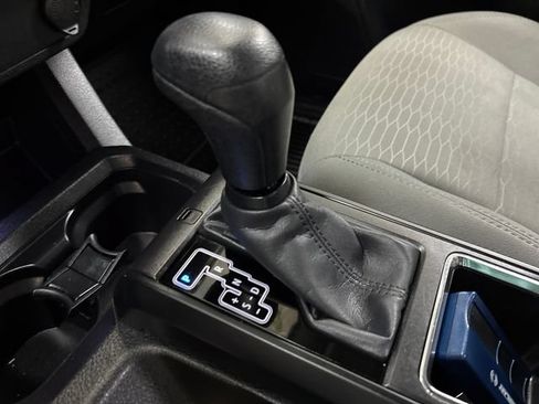 Used 2016 Toyota Tacoma SR AWD/4WD image 21