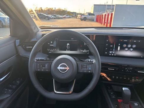 New 2026 Nissan Kicks SR w/ SR Premium Package FWD image 11