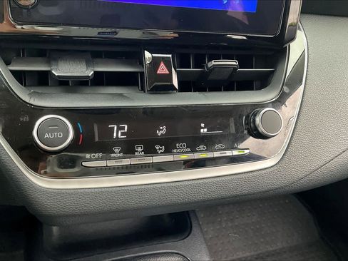 Used 2023 Toyota Corolla LE FWD image 32