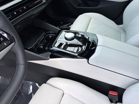 Certified 2024 BMW 530i w/ Convenience Package RWD image 20