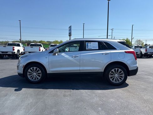 Used 2017 Cadillac XT5 Luxury w/ Driver Awareness Package AWD/4WD image 6