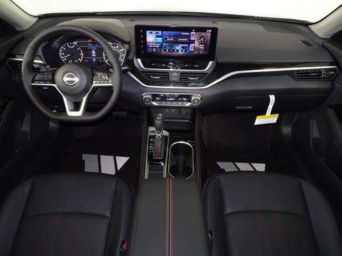 New 2025 Nissan Altima 2.5 SR w/ SR Premium Package image 10