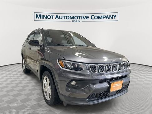 Used 2024 Jeep Compass Latitude AWD/4WD image 1
