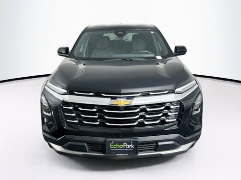 Used 2025 Chevrolet Equinox LT FWD image 2