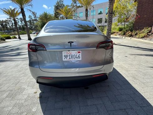 Used 2024 Tesla Model Y Long Range AWD/4WD image 7