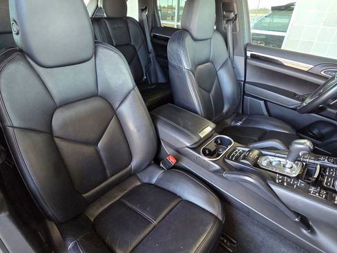 Used 2017 Porsche Cayenne S AWD/4WD image 17
