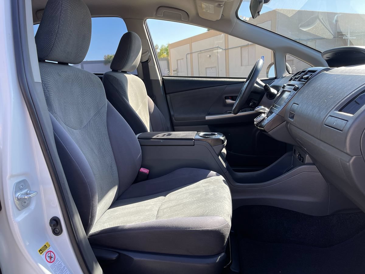 Used 2014 Toyota Prius V Three FWD image 27
