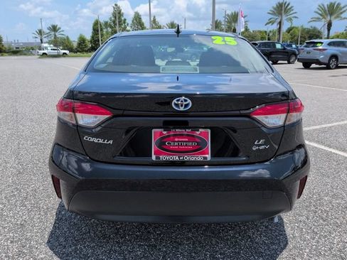 Certified 2025 Toyota Corolla LE FWD image 5